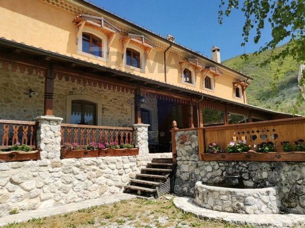 Attività  Commerciale Villetta Barrea, AQ Affitto