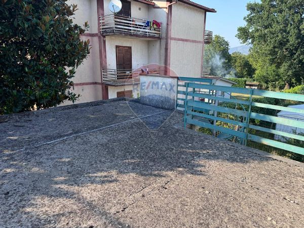 Casa Semindipendente Sant'Andrea del Garigliano, FR Vendita
