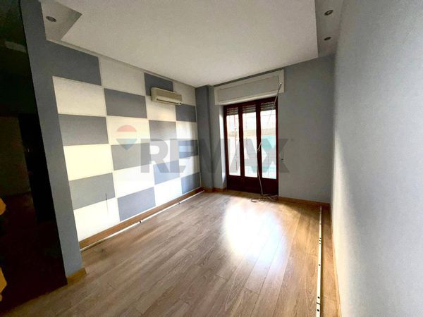 Ufficio Zona Amendola, Afragola, NA Affitto