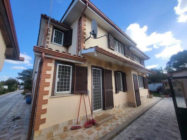 Casa Indipendente Lido dei Pini, Anzio, RM Vendita