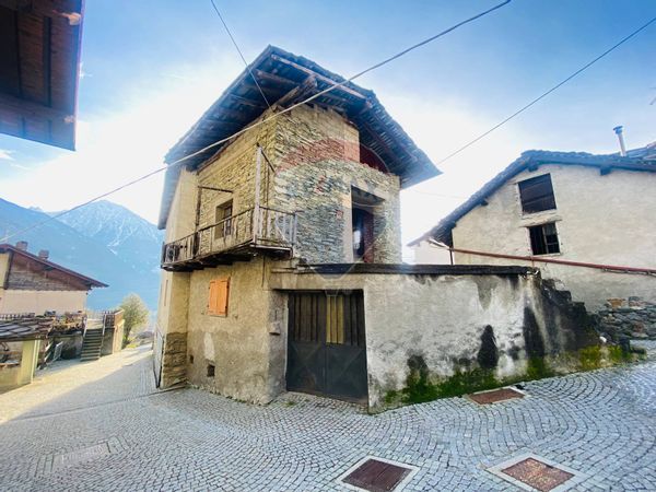 Casa Semindipendente Saint-Denis, AO Vendita