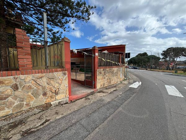 Locale Commerciale Zona Centro, Capoterra, CA Vendita