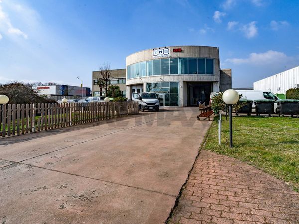 Capannone Industriale Guanzate, CO Affitto