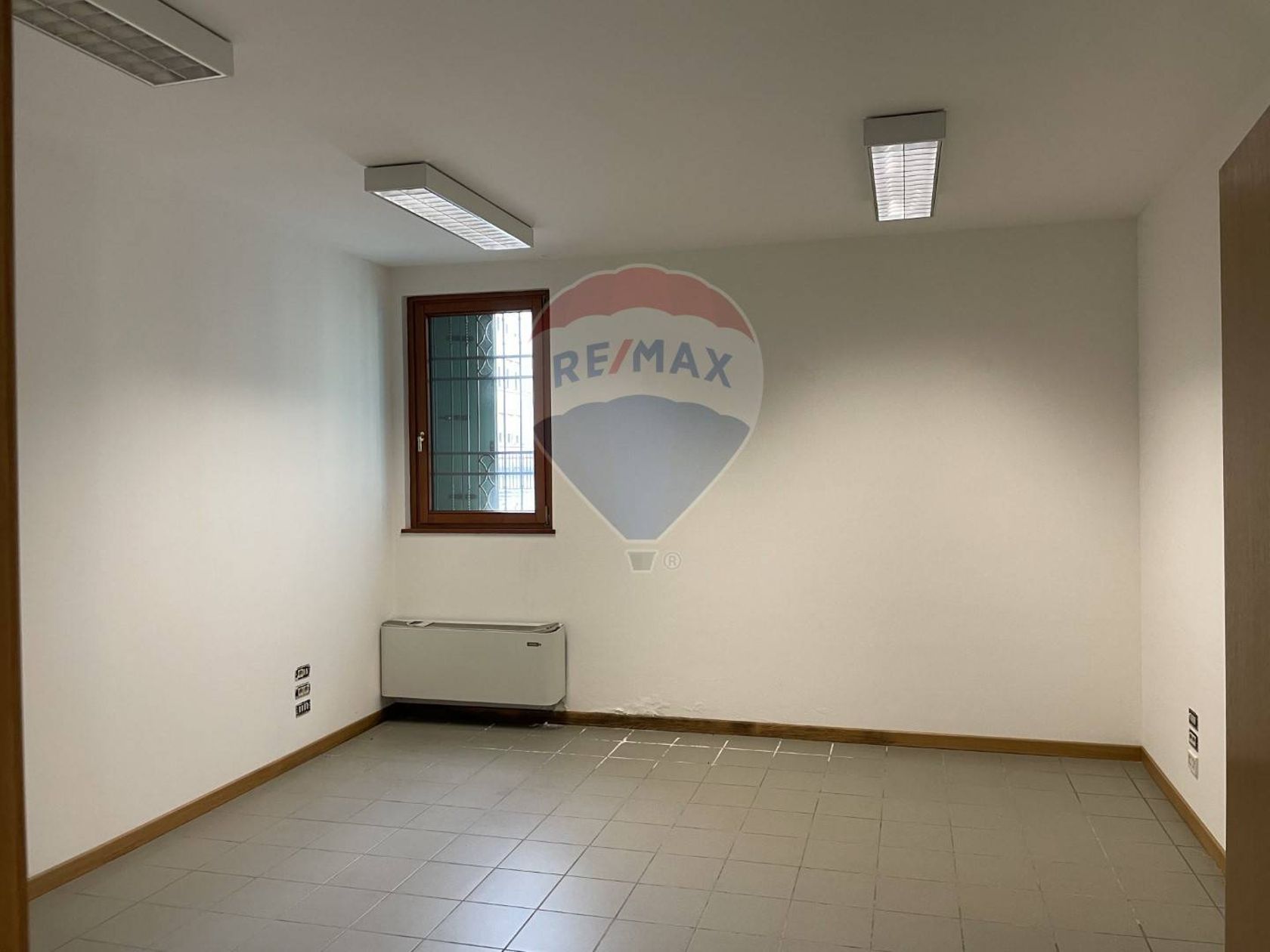 Negozio Centro, Belluno, BL Affitto