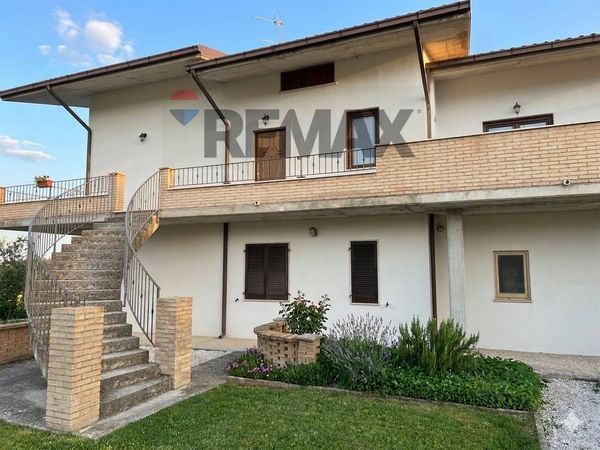 Villetta bifamiliare Fonte Marte, Lettomanoppello, PE Vendita