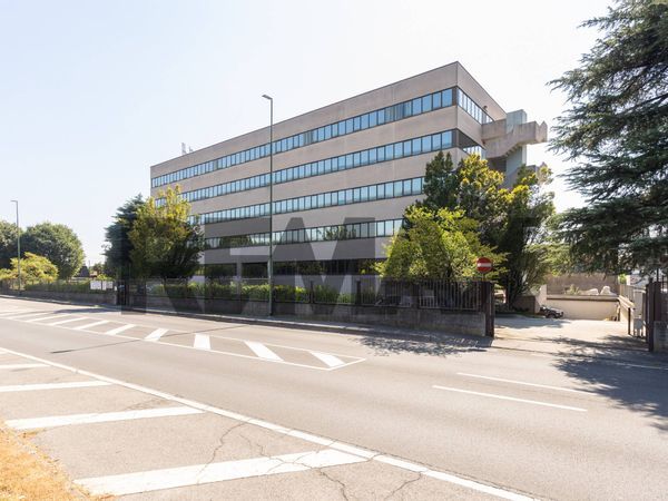 Locale Commerciale Sesto San Giovanni, MI Vendita