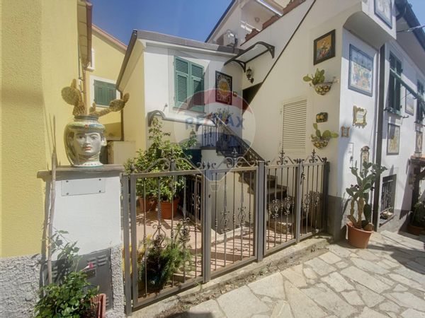 Casa Semindipendente Villa Montedomenico, Sestri Levante, GE Vendita