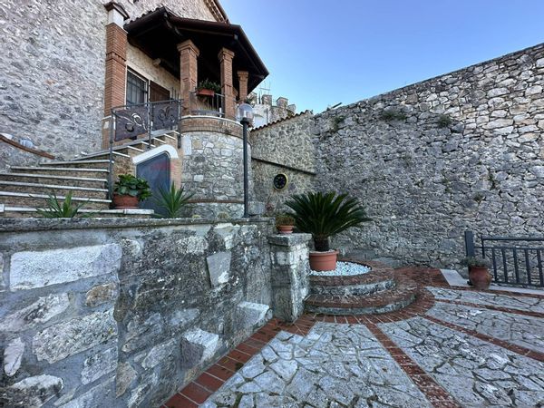 Casa Semindipendente Montaquila, IS Vendita
