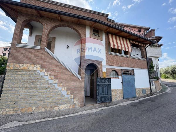 Casa Indipendente Santa Maria a Valogno, Sessa Aurunca, CE Vendita