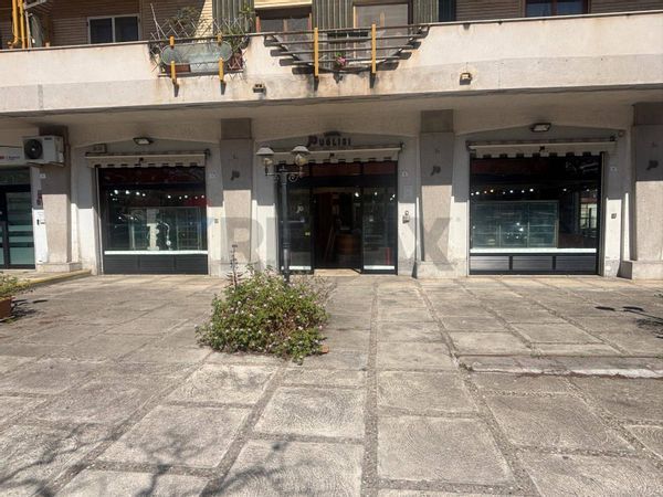 Locale Commerciale Strasburgo, Palermo, PA Affitto