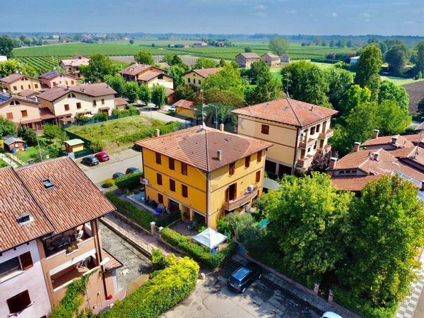 Villa a schiera Prato, Correggio, RE Vendita