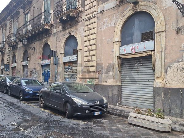 Locale Commerciale Zona di prestigio, Catania, CT Affitto - Foto 2