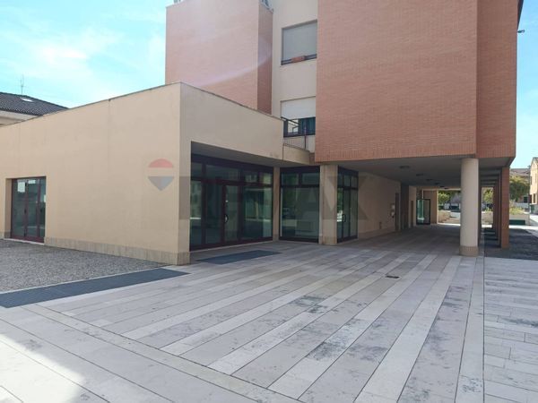 Locale Commerciale Castelbellino Stazione, Castelbellino, AN Affitto