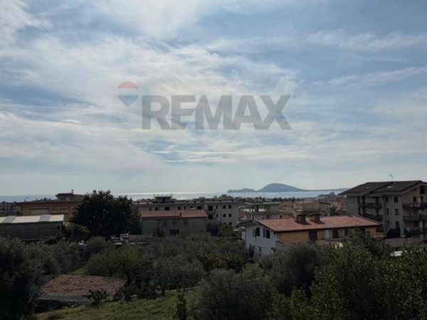 Villa a schiera Formia, LT Vendita