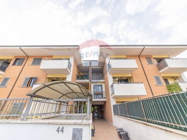 Appartamento Santa Maria delle Mole, Marino, RM Vendita