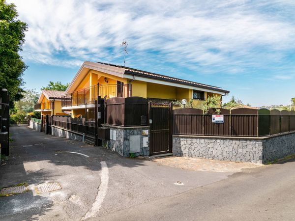 Villa singola San Giovanni la Punta, CT Vendita