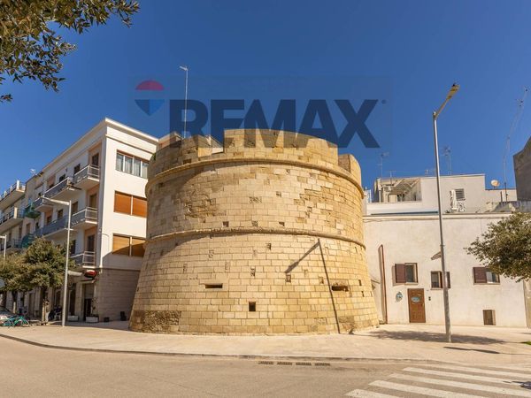 Casa Indipendente Mola di Bari, BA Vendita