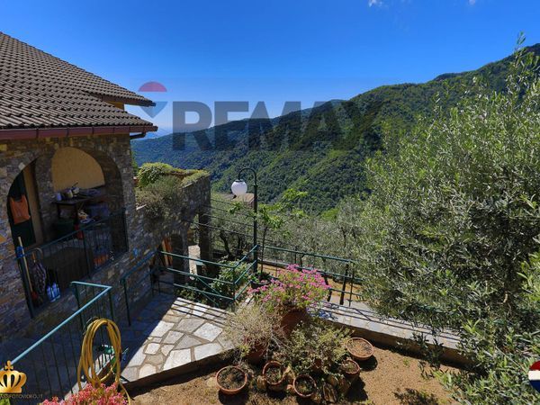 Casa Indipendente Testana, Avegno, GE Vendita