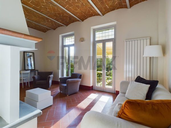 Cascina/Casale Montecchio, Cortona, AR Vendita