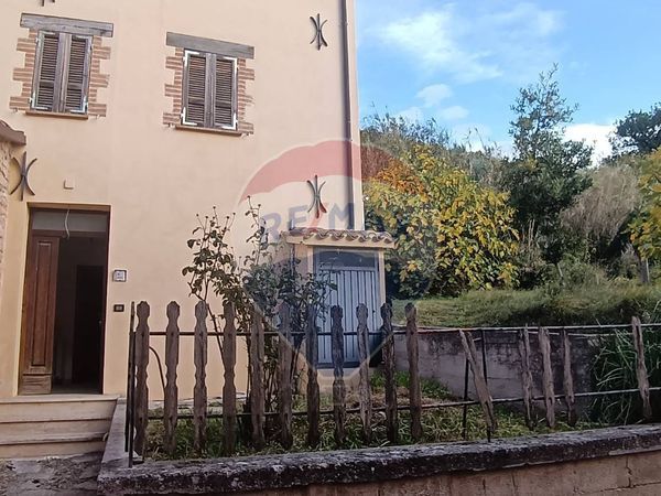 Casa Indipendente Roveto, Gualdo Tadino, PG Vendita