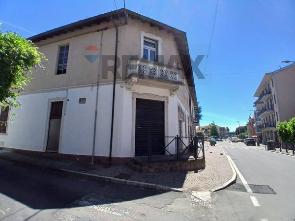 Negozio Vergiate, VA Affitto
