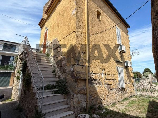 Casa Indipendente Francolise, CE Vendita