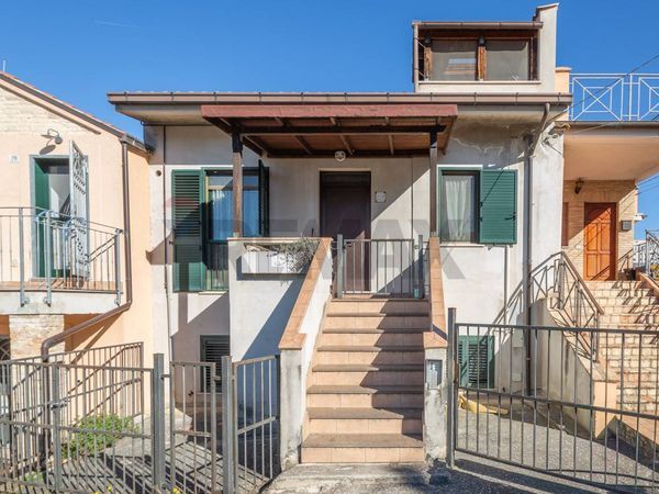 Porzione di casa Madonna delle Piane, Chieti, CH Vendita