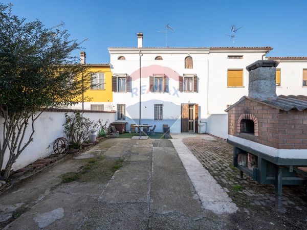 Villa a schiera Correggioverde, Dosolo, MN Vendita