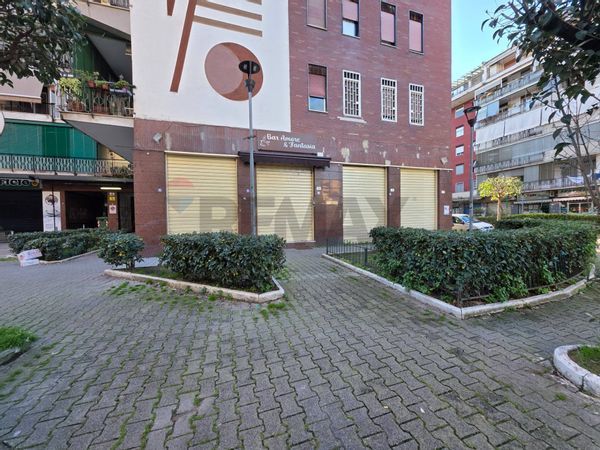 Negozio Zona P.co Acacie, Casavatore, NA Affitto - Foto 2