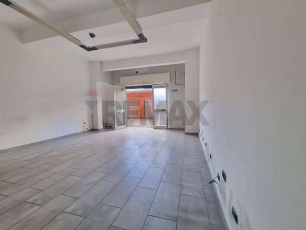 Locale Commerciale Melito di Napoli, NA Affitto - Foto 3