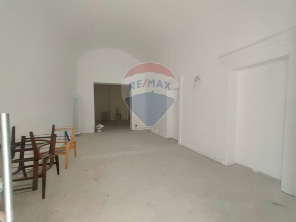 Locale Commerciale Centro storico, L'Aquila, AQ Affitto - Foto 4