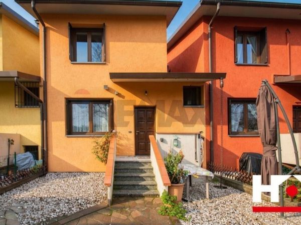 Villa a schiera Castel Mella, BS Vendita