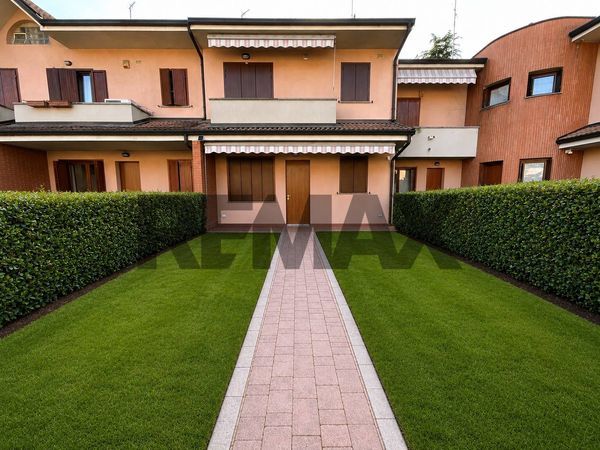 Villa a schiera Cascina Papis, Arese, MI Vendita