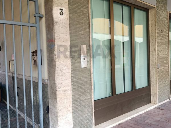 Locale Commerciale Sannazzaro de' Burgondi, PV Vendita - Foto 2