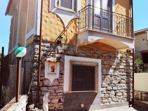 Casa Indipendente Grunuovo, Santi Cosma e Damiano, LT Vendita