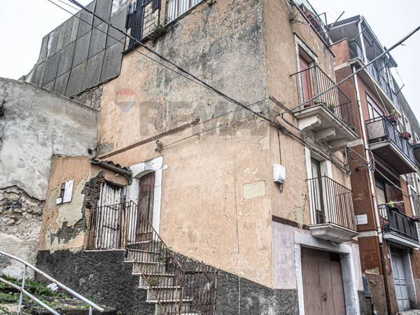 Casa Indipendente Vizzini, CT Vendita