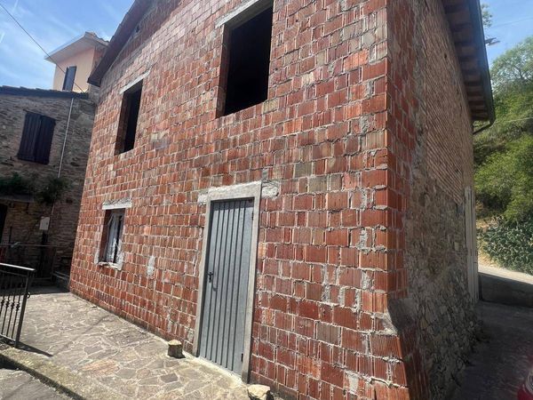 Cascina/Casale Varano, Varano de' Melegari, PR Vendita