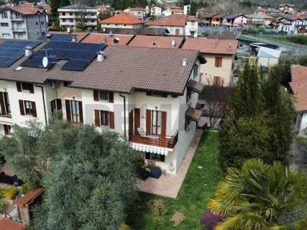 Villa a schiera Arcisate, VA Vendita