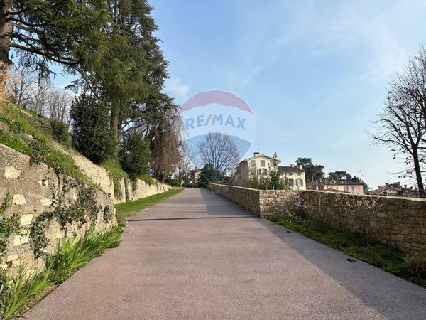 Casa Semindipendente Città Alta Colli, Bergamo, BG Affitto