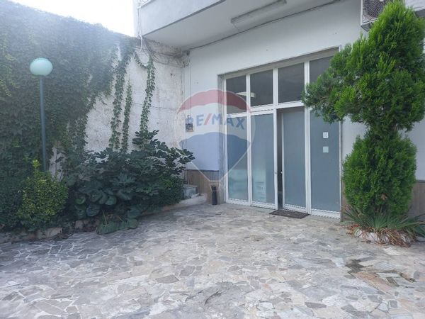 Locale Commerciale Santa Maria Capua Vetere, CE Affitto