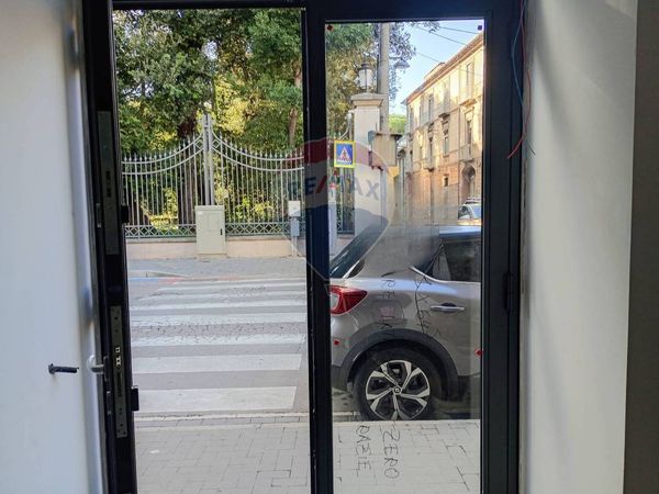 Commerciale Altro Centro, Caserta, CE Affitto