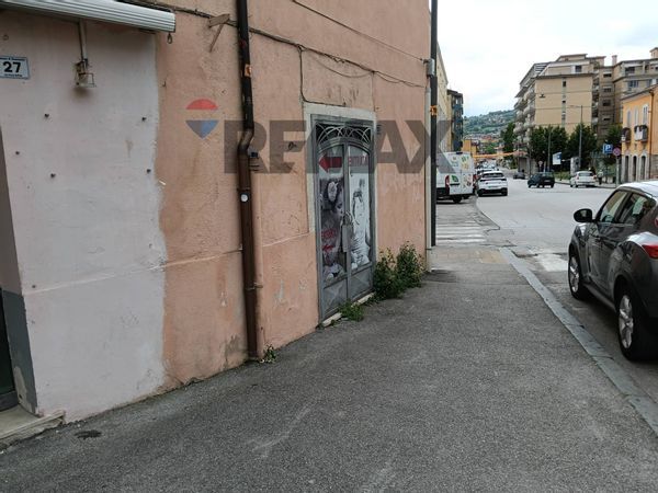 Negozio Centro, Benevento, BN Affitto