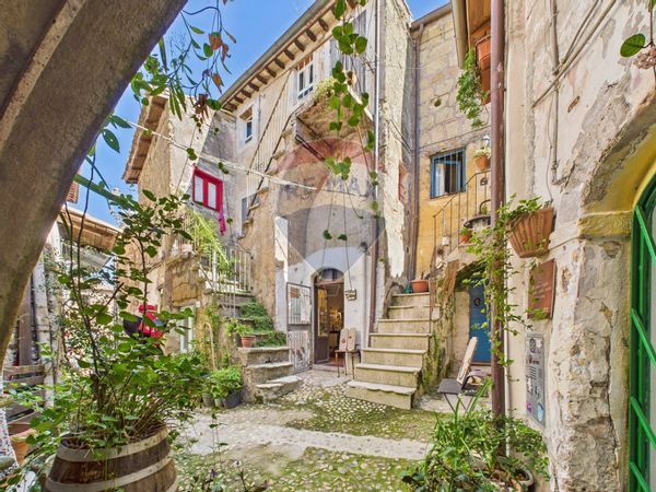 Appartamento Calcata, VT Vendita