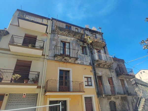 Casa Semindipendente Francavilla di Sicilia, ME Vendita