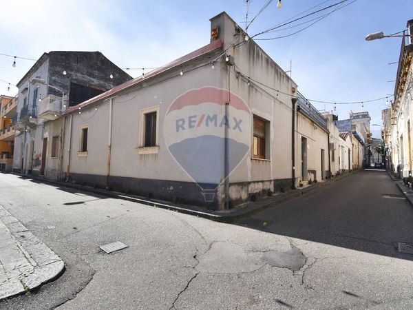 Casa Indipendente Giarre, CT Vendita