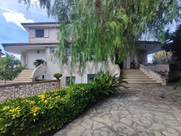 Villa o villino Carano, Sessa Aurunca, CE Vendita