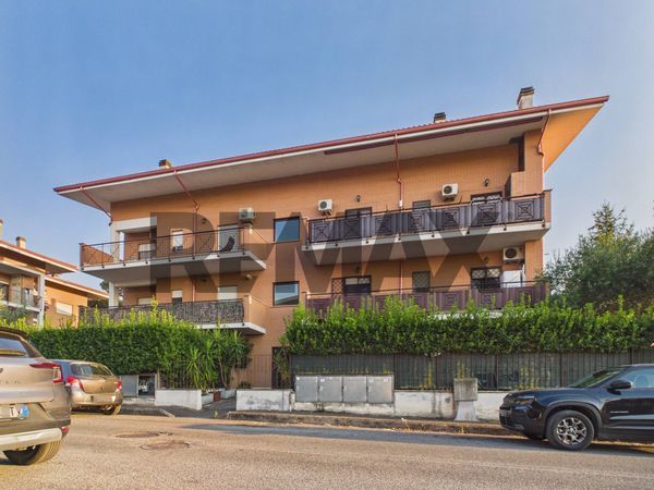 Attico/Mansarda Mentana, RM Vendita