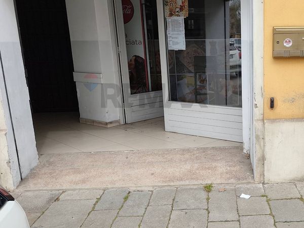 Locale Commerciale Entro Mura, Ferrara, FE Affitto - Foto 4