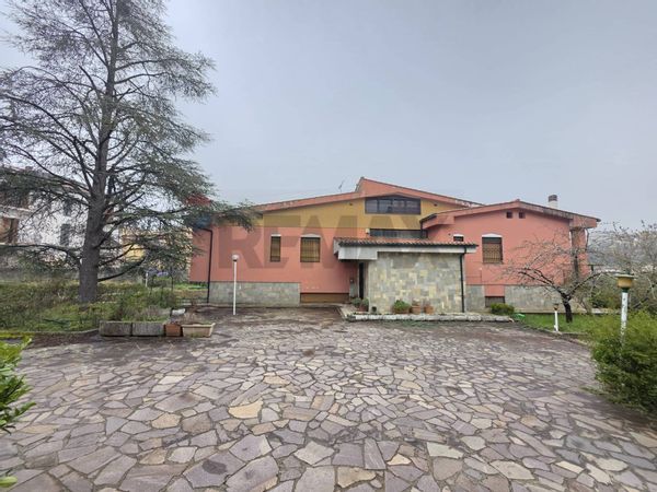 Villa singola Dipignano, CS Vendita