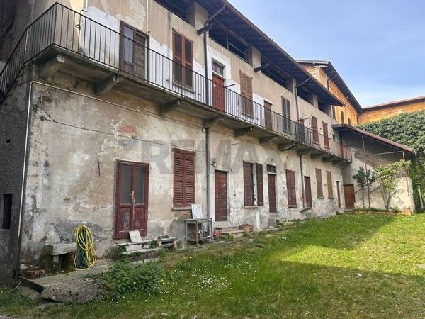 Porzione di casa Besozzo, VA Vendita
